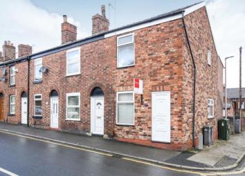 End terrace house For Sale in Macclesfield