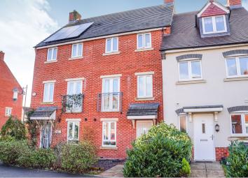 Town house For Sale in Swindon