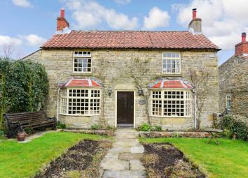 Detached house For Sale in Pickering