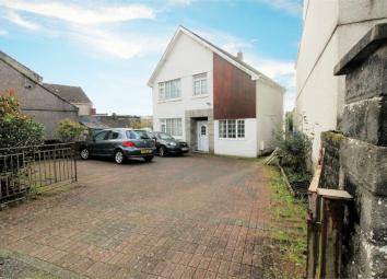 Detached house For Sale in Llanelli