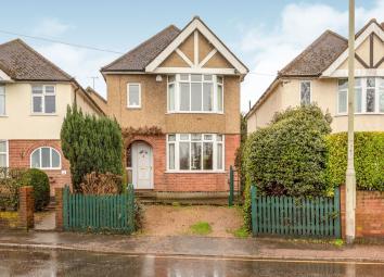 Detached house For Sale in Hemel Hempstead