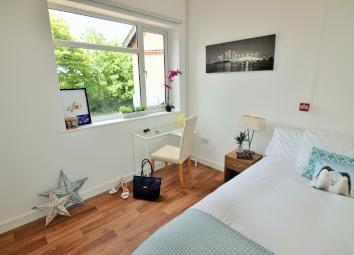 Semi-detached house To Rent in Reading