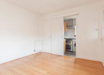 End terrace house To Rent in Edinburgh