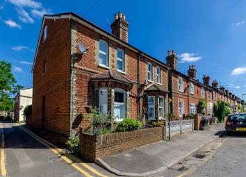 Semi-detached house To Rent in Guildford