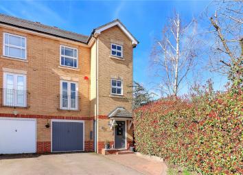 End terrace house For Sale in Watford