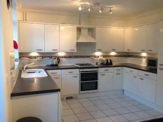 Terraced house To Rent in Camberley