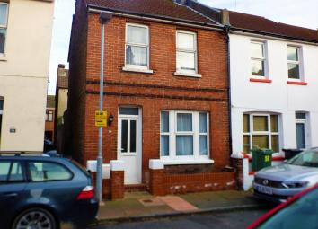 End terrace house To Rent in Eastbourne