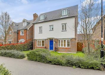 Detached house For Sale in Sittingbourne