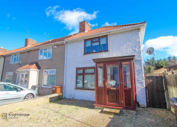 End terrace house For Sale in Dagenham