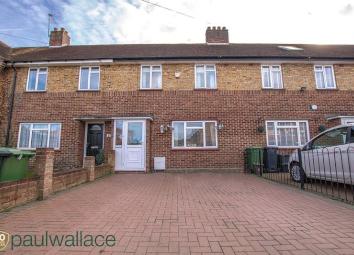 Terraced house For Sale in Waltham Cross