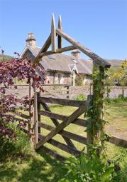 Detached house For Sale in Selkirk