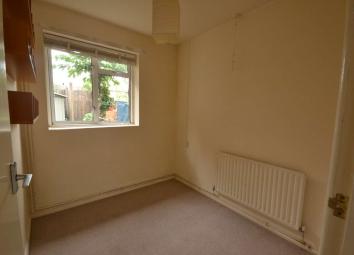 Bungalow To Rent in London