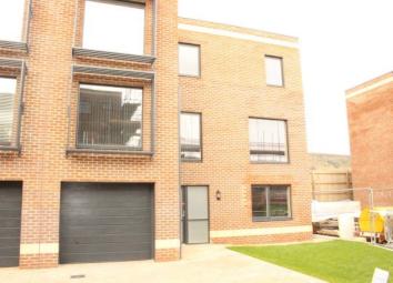 Town house To Rent in Swansea
