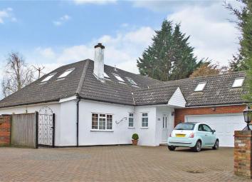 Detached bungalow For Sale in Maidenhead