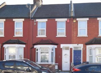 Terraced house For Sale in Thornton Heath