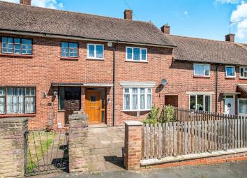 Terraced house For Sale in Watford