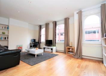 Flat To Rent in Surbiton