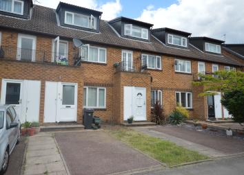 Flat To Rent in Surbiton
