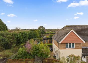 Town house For Sale in Tadworth