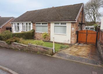 Semi-detached bungalow For Sale in Stoke-on-Trent