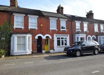 Terraced house For Sale in Aylesbury