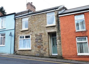 Cottage For Sale in Pontyclun