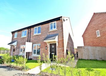 Semi-detached house To Rent in Malton