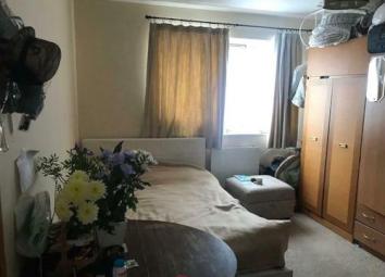 Flat To Rent in New Malden