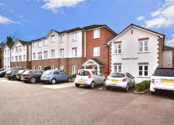 Flat For Sale in Brentwood