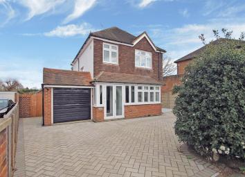 Detached house For Sale in Woking