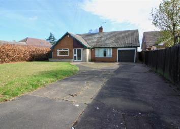 Detached bungalow For Sale in Retford