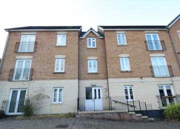 Flat To Rent in Hengoed