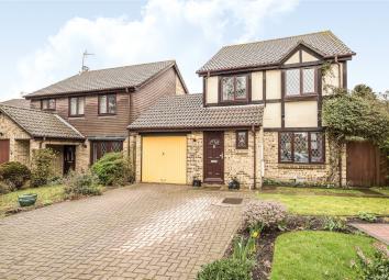 Detached house For Sale in Bracknell