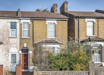 Semi-detached house For Sale in South Croydon