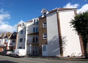 Flat For Sale in West Byfleet