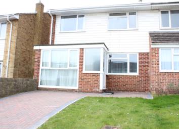 Semi-detached house To Rent in Faringdon