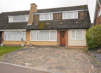Semi-detached house For Sale in Dunstable