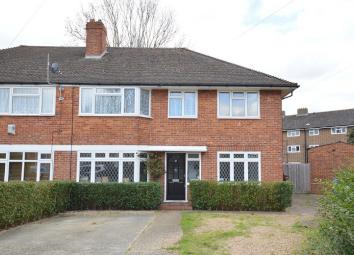 Maisonette For Sale in Chessington