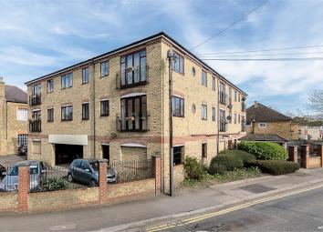 Flat For Sale in Morden