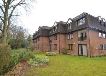 Flat For Sale in Brentwood
