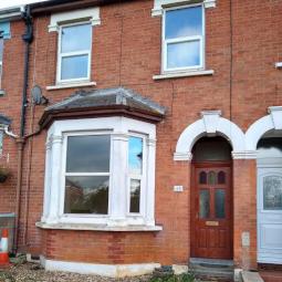 Terraced house To Rent in Crewkerne