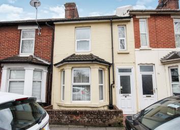 Terraced house For Sale in Salisbury
