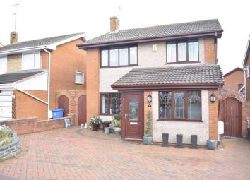 Detached house To Rent in Rhyl