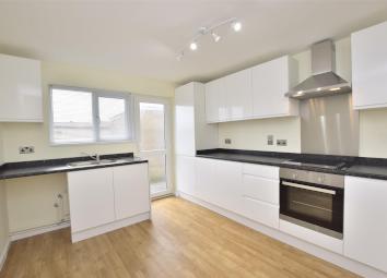 Bungalow To Rent in Bath