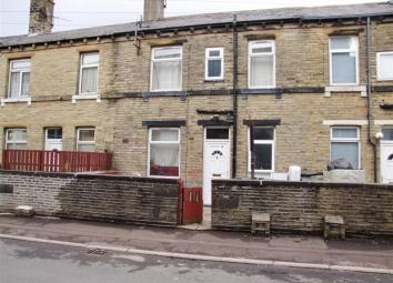 Terraced house For Sale in Halifax