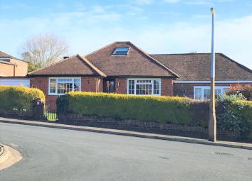 Detached bungalow For Sale in Salisbury