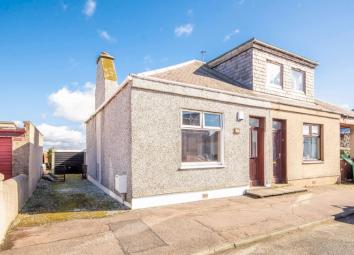 Semi-detached bungalow For Sale in Cowdenbeath