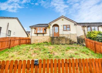 Detached bungalow For Sale in Sheffield