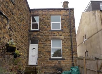 End terrace house To Rent in Batley