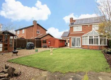 Detached house For Sale in Hinckley